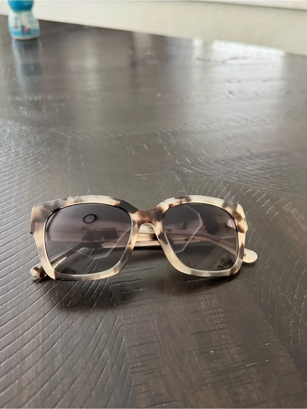 Like New DIFF Bella II Cream Tortie Sunglasses